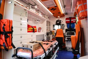 Τροχαίο στον περιφερειακό Ακρόπολης: Αυτοκίνητο «τούμπαρε» στη μέση του δρόμου