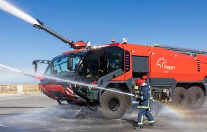 Η Fraport Greece ενισχύει την ασφάλεια των περιφερειακών αεροδρομίων με 17 νέα πυροσβεστικά οχήματα