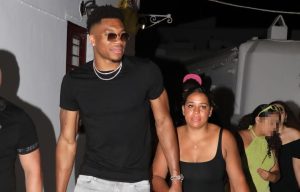 Η ΕΛ.ΑΣ. επικοινώνησε με την οικογένεια Αντετοκούνμπο μετά το απειλητικό μήνυμα που δέχθηκε μέσω διαδικτύου