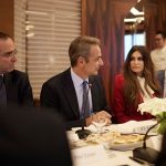 Συνάντηση Κυριάκου Μητσοτάκη με τη νέα πρέσβειρα των ΗΠΑ στην Ελλάδα, Κίμπερλι Γκίλφοϊλ – Δείτε εικόνες
