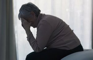 Συγκλονίζει η 79χρονη Σουηδέζα που κρατούσε όμηρη 30χρονος στην Ξάνθη: «Με κακοποίησε»