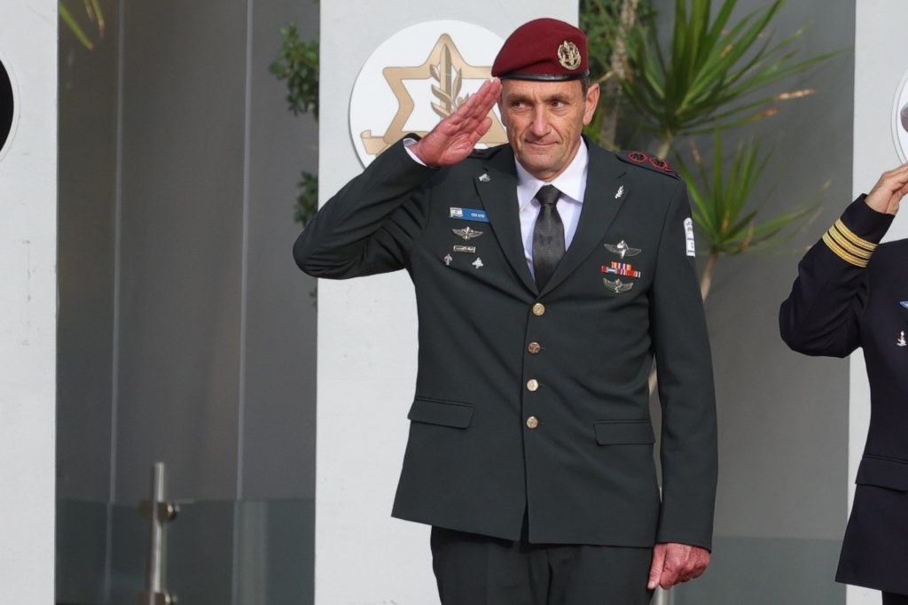 Ο πρώην επικεφαλής των IDF αποκαλύπτει πως είχαν το ελεύθερο να «ρίχνουν στο ψαχνό» από την έναρξη της επίθεσης στη Γάζα