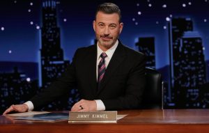 Ο Τζίμι Κίμελ επέστρεψε στην αμερικανική τηλεόραση: «Δεν ήταν ποτέ πρόθεσή μου να μιλήσω με ελαφρότητα για το φόνο ενός νέου ανθρώπου»