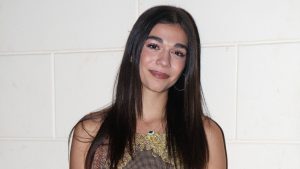 Δέσποινα Βανδή: Αποθεώθηκε στο Βεάκειο - Δίπλα της ο Βασίλης Μπισμπίκης και η Μελίνα
