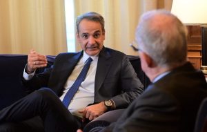 Μητσοτάκης σε Τασούλα: Μειώνουμε τους φόρους και αυξάνουμε τους μισθούς – Κάθε χρόνο θα επιστρέφουμε το πλεόνασμα στην κοινωνία