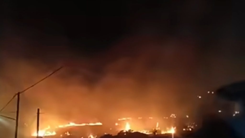 Υπό μερικό έλεγχο φωτιά στην Νέα Πέραμο - Ήχησε και το 112