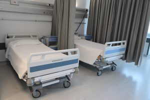 Ηράκλειο: Ανήλικη κατέληξε στο νοσοκομείο σε κατάσταση μέθης – Δύο συλλήψεις