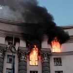 Στις φλόγες η έδρα της κυβέρνησης της Ουκρανίας στο Κίεβο – Η πρωτεύουσα έγινε στόχος εκτεταμένης επιδρομής drones