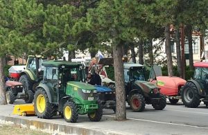 Μήνυμα για κινητοποιήσεις των χειμώνα έστειλαν οι αγρότες από τον Ε-65