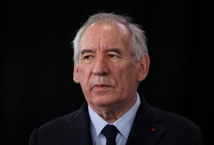 Politico: Ίσως η τελευταία πράξη για τον Μπαϊρού