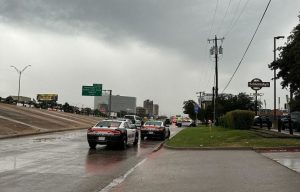 Ένας νεκρός και δύο τραυματίες μετά τα πυρά σε κέντρο κράτησης για μετανάστες στο Ντάλας