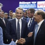 Πυρ ομαδόν κατά Μητσοτάκη από την αντιπολίτευση: Εξαπάτηση, φτωχοποίηση, χλεύη
