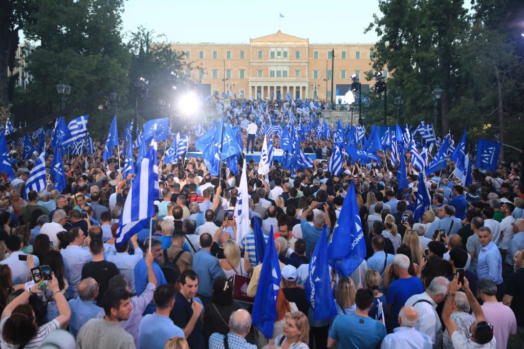 Η ανέστιος κοινωνική δεξιά
