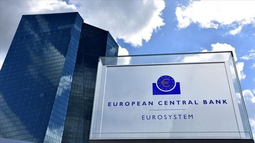 Μένουν στο 2% το επιτόκια της ΕΚΤ λέει το Bloomberg