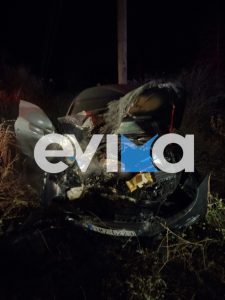 Σοβαρό τροχαίο στην Εύβοια: Έπεσε σε χωράφι αυτοκίνητο και έπιασε φωτιά