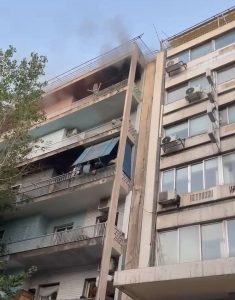 Συναγερμός στην Πυροσβεστική: Σε εξέλιξη φωτιά σε διαμέρισμα επί της Αχαρνών