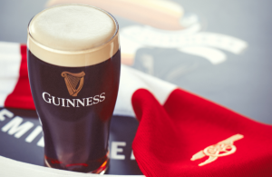 Η Guinness γιορτάζει 2 χρόνια συνεργασίας με την Premier League με νέα παγκόσμια καμπάνια - Beer & Brunch