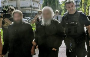 Προφυλακιστέοι ο ηγούμενος και οι άλλοι πέντε συλληφθέντες για αρχαιοκαπηλία στη Μονή Μεγάλου Σπηλαίου