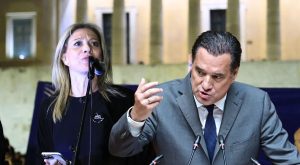 Πυρά Καρυστιανού κατά Άδωνι: «Σας ξεμπροστιάζω»