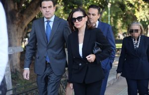 Στο δικαστήριο οι Όλγα Κεφαλογιάννη και Μίνως Μάτσας για το διαζύγιο και την επιμέλεια των δίδυμων – Συζητήθηκαν οι αγωγές τους
