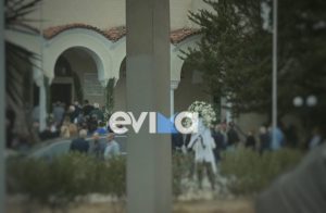 Ράγισαν καρδιές στην κηδεία του 20χρονου ναυτικού του «Blue Star Χίος» – Δείτε φωτογραφίες