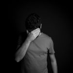 Γλυφάδα: Οικιακή βοηθός υπνώτισε και λήστεψε άνδρα μέσα στο σπίτι του