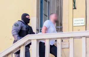 Κρητική μαφία: Απολογούνται οι κατηγορούμενοι για εκβιασμούς, παράνομη αγοραπωλησία εκκλησιαστικής περιουσίας, απόπειρες δωροδοκίας