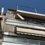 Τρόμος στην Λαμία: Έπεφταν σοβάδες από πολυκατοικία - Κρεμόταν κομμάτι μπετόν