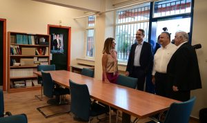 Κυριάκος Μητσοτάκης: Στο 8ο δημοτικό Νέας Φιλαδέλφειας για τον αγιασμό - Το μήνυμά του