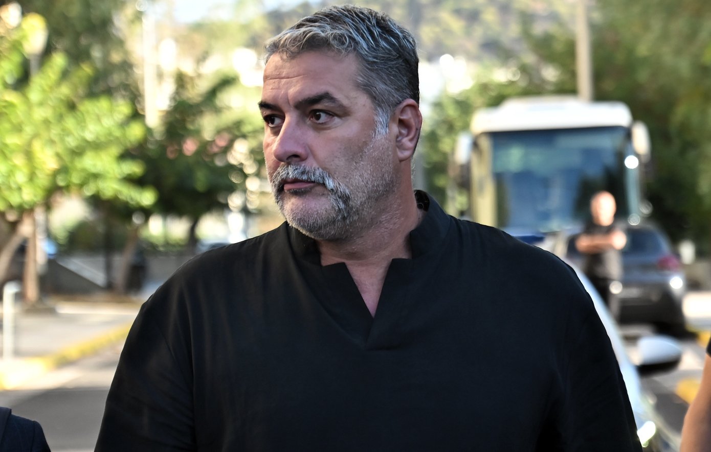 Σε διαφημιστικό φυλλάδιο ισχυρίζεται ότι άφησε τα στοιχεία του Βασίλης Μπισμπίκης μετά το τροχαίο