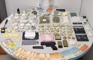 Εντοπίστηκε «σούπερ μάρκετ» ναρκωτικών στην Θεσσαλονίκη