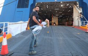 Aπεργιακή κινητοποίηση στα πλοία της ακτοπλοΐας μετά τον θάνατο 20χρονου ναυτεργάτη στο «Blue Star Χίος» – Τι διεκδικούν τα σωματεία