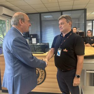 Τις εγκαταστάσεις της Ζυθοποιίας Μακεδονίας Θράκης επισκέφτηκε ο Χατζιδάκης - Beer & Brunch