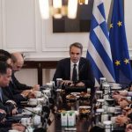 Στο υπουργικό συμβούλιο οι ελαφρύνσεις για μεσαία τάξη και νέους