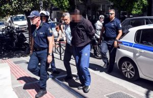 Συγκλονίζει ο πατέρας της 8χρονης: «Η κόρη μου ξυπνάει μες στη νύχτα και φωνάζει “έρχεται η μηχανή πάνω μου”»