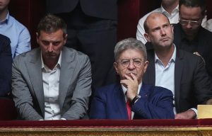 Κρίση στην Γαλλία: Έπεσε η κυβέρνηση Μπαϊρού από την εθνοσυνέλευση – Νέο πρωθυπουργό θα ορίσει ο Μακρόν