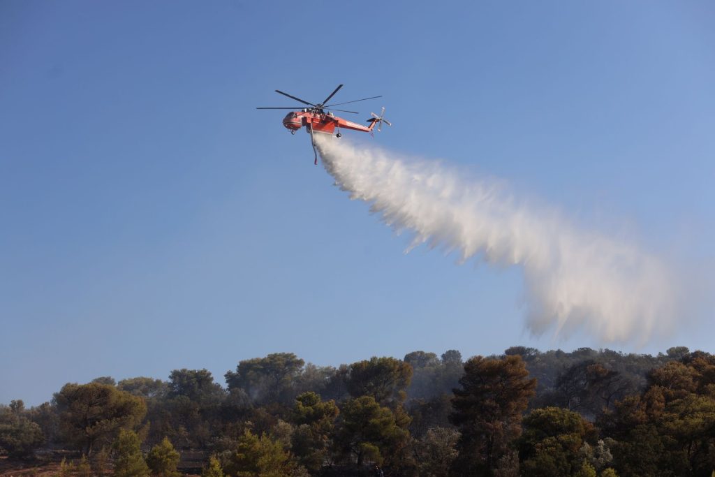 Εκτός ελέγχου η φωτιά στην Αργολίδα - Ήχησε το 112 για εκκένωση