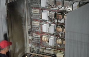 Πειραιάς: Εκτεταμένες διακοπές ρεύματος λόγω βλάβης στη γραμμή μέσης τάσης