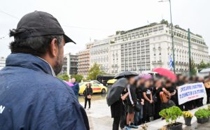 Πάνος Ρούτσι: Φοβάται ότι θα πειράξουν τον τάφο του γιου του! - Συνεχίζει την απεργία πείνας για 15η μέρα
