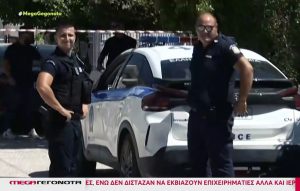 Μυστήριο με τον θάνατο 22χρονου στην Κόρινθο – Βρέθηκε μαχαιρωμένος στον καναπέ του σπιτιού του, ενώ τα υπόλοιπα μέλη της οικογένειας κοιμούνταν