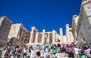 Ξεπέρασαν τα 12 δισ. ευρώ τα έσοδα από τον τουρισμό στο επτάμηνο Ιανουαρίου – Ιουλίου 2025