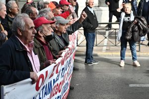 Συντάξεις και αναδρομικά: Με αυτόν τον τρόπο θα τα διεκδικήσετε