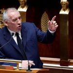 Έπεσε η κυβέρνηση Μπαϊρού, αντικαταστάτης ή εκλογές στη Γαλλία;