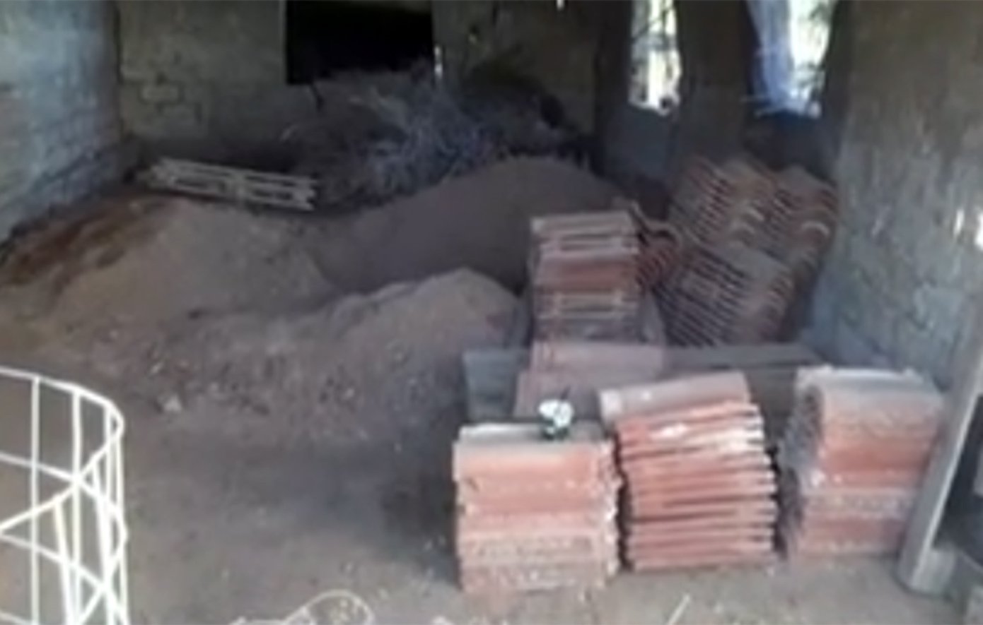 Η γυναίκα πέθανε το 2023 από παθολογικά αίτια, ισχυρίζεται η 62χρονη που έθαψε τη μητέρα της στη Βοιωτία – Επίθεση σε δημοσιογράφο