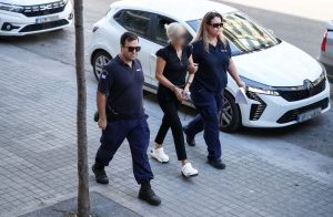 Δούσης για οδηγό Porsche: «Μπράβο κοριτσάρα μου απέδειξες μονάχη σου πως η Ελλάδα είναι τεράστιο μπ@@ρδέλ@»