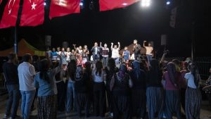 Τουρκία: Προκλητική φιέστα με σημαίες και τραγούδια στην επέτειο της Γενοκτονίας των Ελλήνων