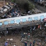 Οι γονείς του Βάιου Βλάχου κατέθεσαν και απέδωσαν ρόλο συντονιστή στον Χρήστο Τριαντόπουλο για το μπάζωμα στα Τέμπη