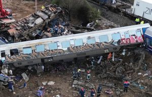 Οι γονείς του Βάιου Βλάχου κατέθεσαν και απέδωσαν ρόλο συντονιστή στον Χρήστο Τριαντόπουλο για το μπάζωμα στα Τέμπη