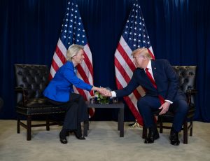 Ούρσουλα: «Κυβίστηση» υπέρ Τραμπ και ευχές για... διατλαντική συνεργασία