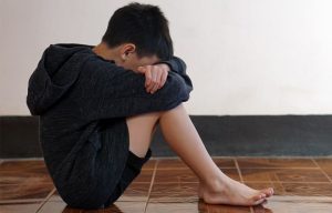 Κακουργηματική δίωξη στον 18χρονο που συνελήφθη για τον άγριο ξυλοδαρμό τού 13χρονου στις Συκιές Θεσσαλονίκης